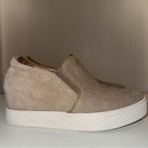 Caslon Taupe Slip-On heeled sneakers, 4.5M Women’s! Rare size find!